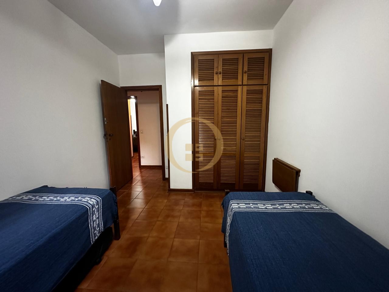 Apartamento na Praia das Pitangueiras, Guarujá - SP