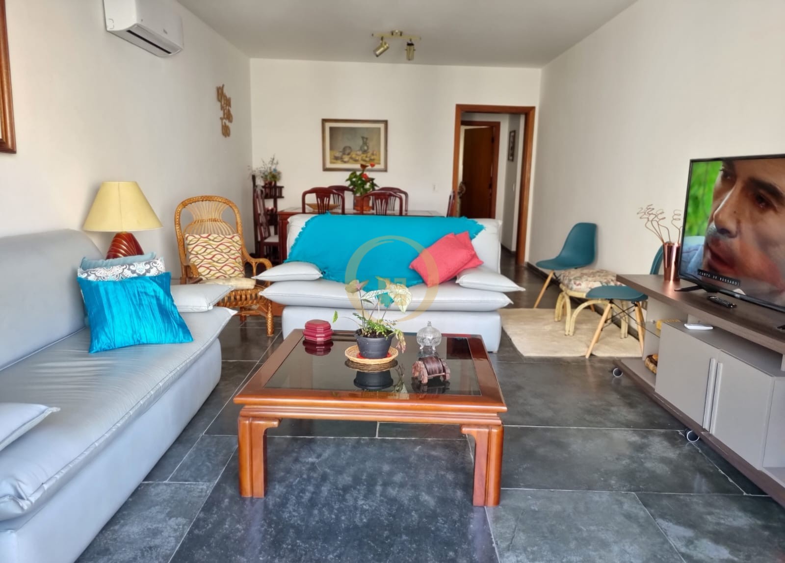 Apartamento na Praia das Pitangueiras, Guarujá - SP