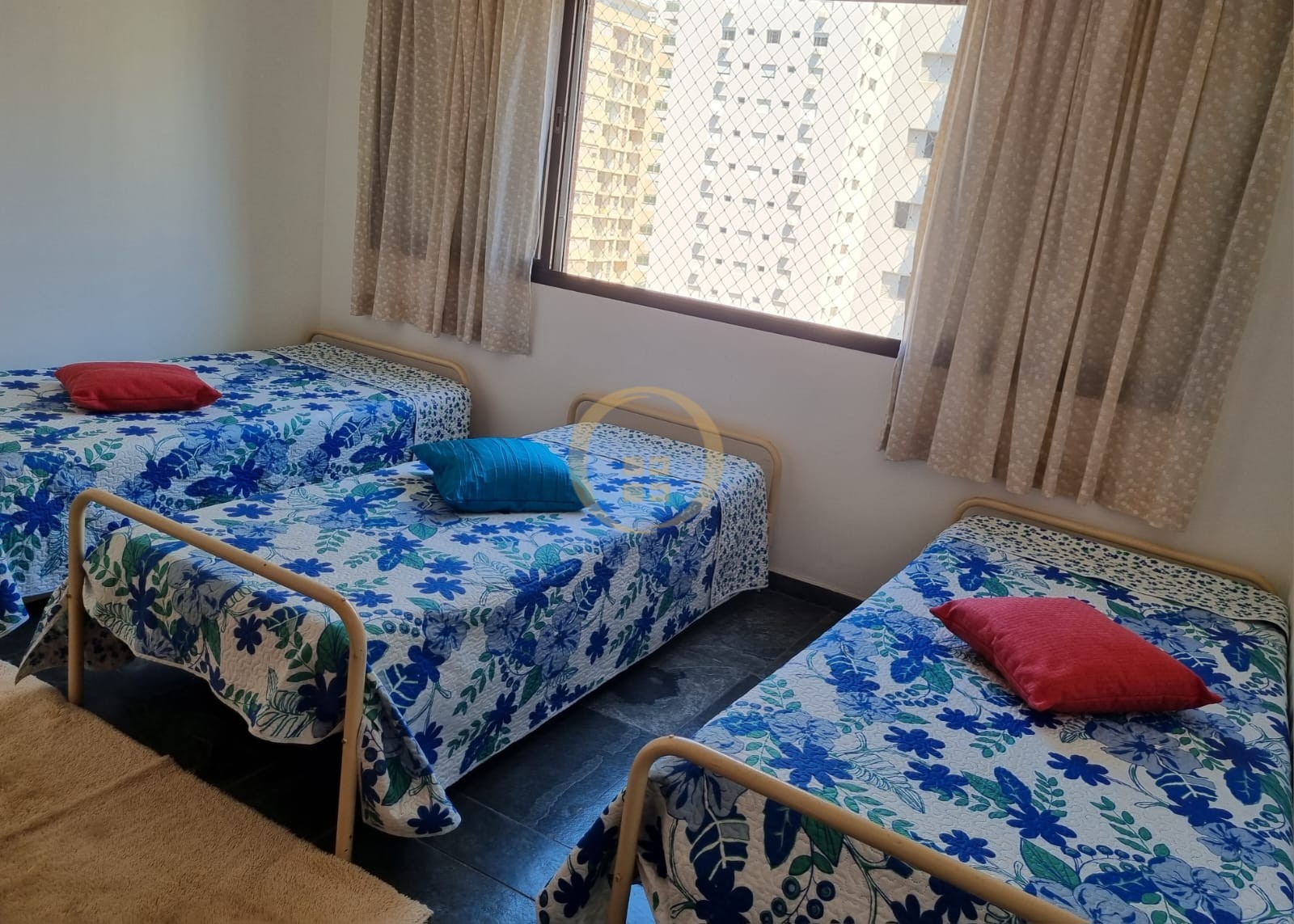 Apartamento na Praia das Pitangueiras, Guarujá - SP