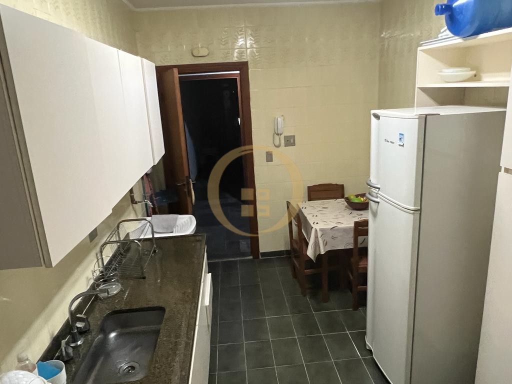 Apartamento na Praia das Pitangueiras, Guarujá - SP