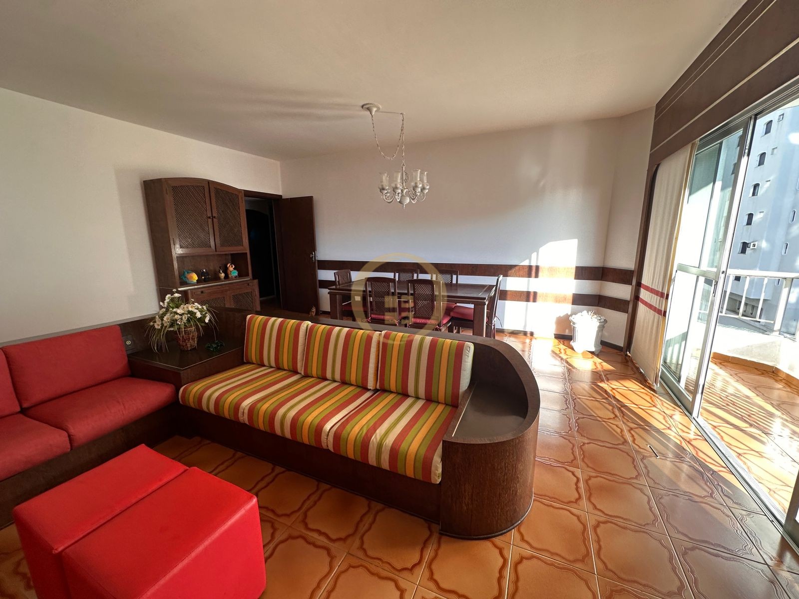 Apartamento na Praia das Pitangueiras, Guarujá - SP