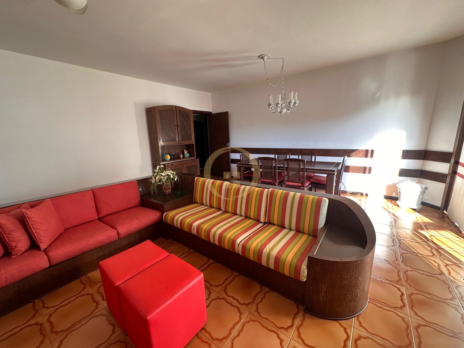 Apartamento na Praia das Pitangueiras, Guarujá - SP