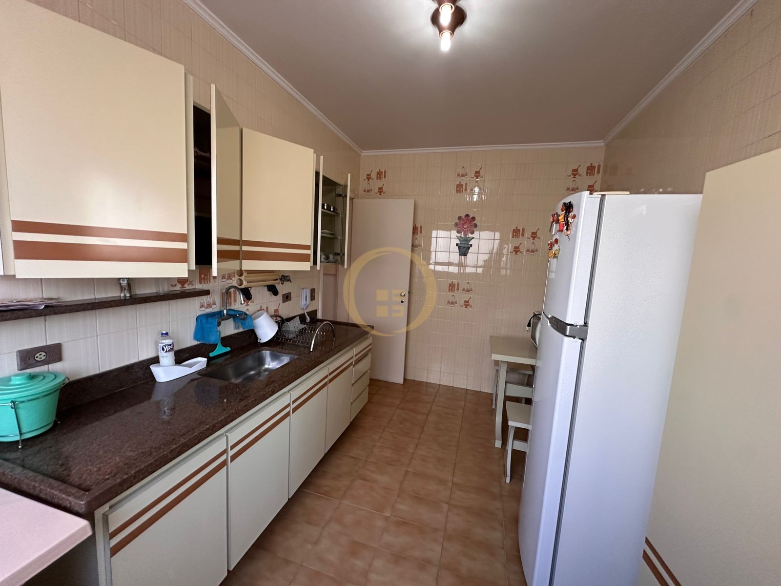 Apartamento na Praia das Pitangueiras, Guarujá - SP