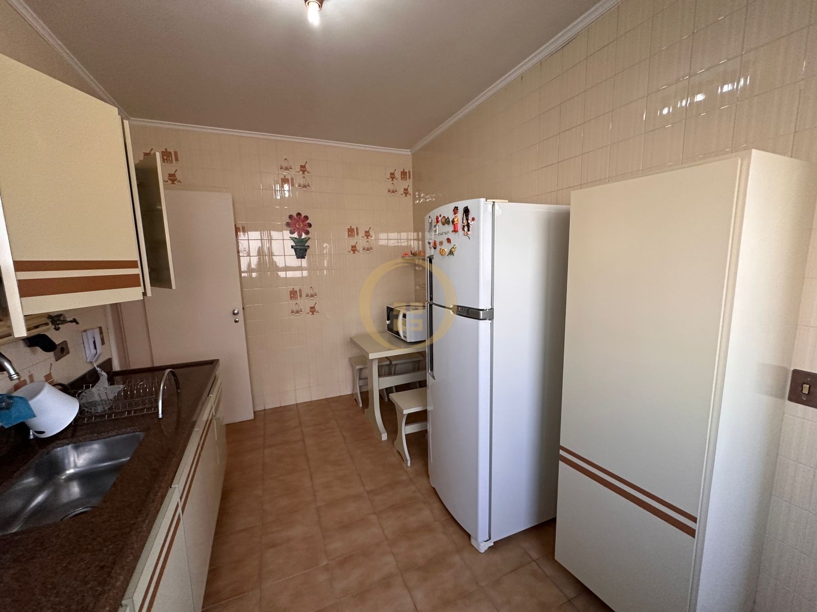 Apartamento na Praia das Pitangueiras, Guarujá - SP