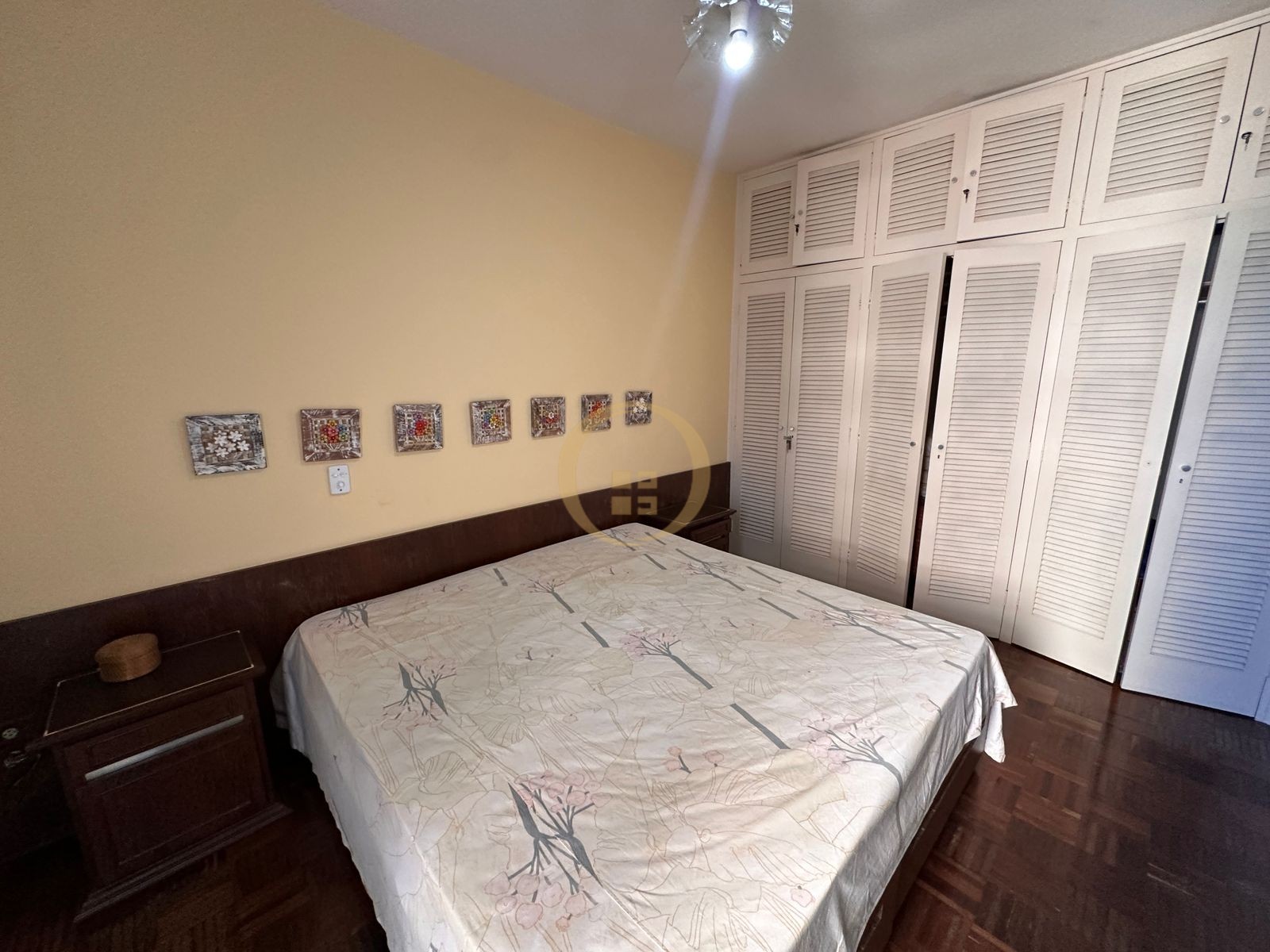 Apartamento na Praia das Pitangueiras, Guarujá - SP