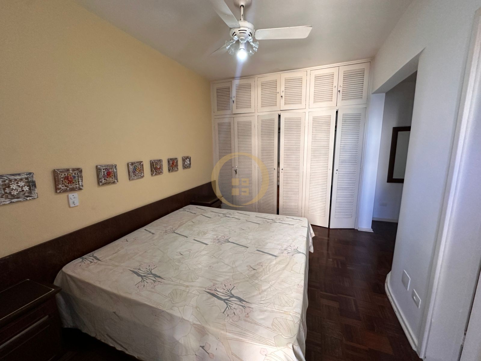 Apartamento na Praia das Pitangueiras, Guarujá - SP