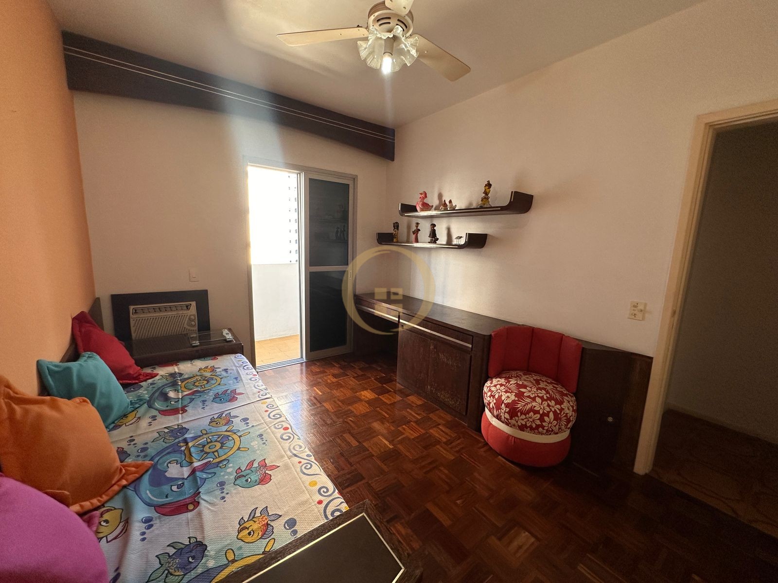 Apartamento na Praia das Pitangueiras, Guarujá - SP