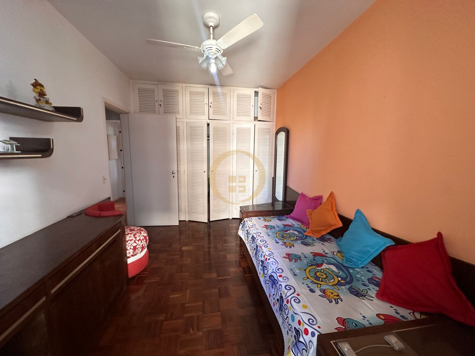 Apartamento na Praia das Pitangueiras, Guarujá - SP