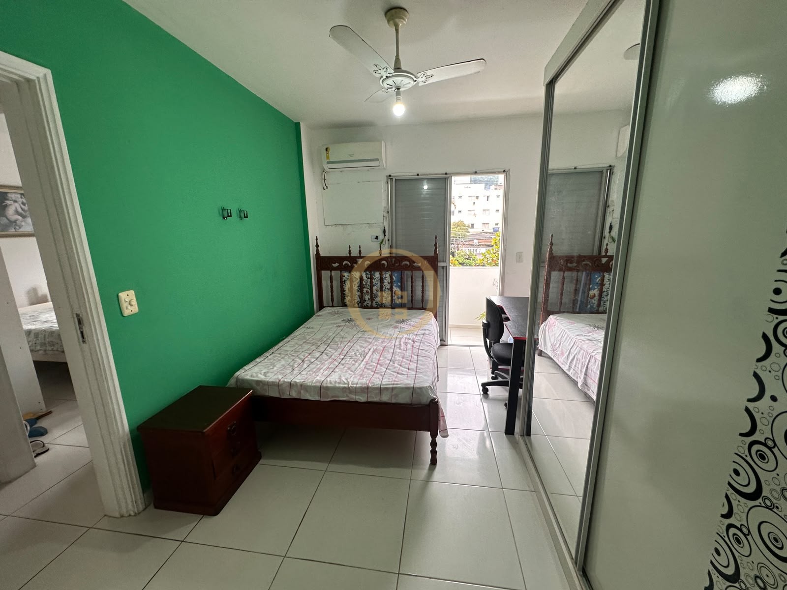 Apartamento na Praia da Enseada, Guarujá - SP