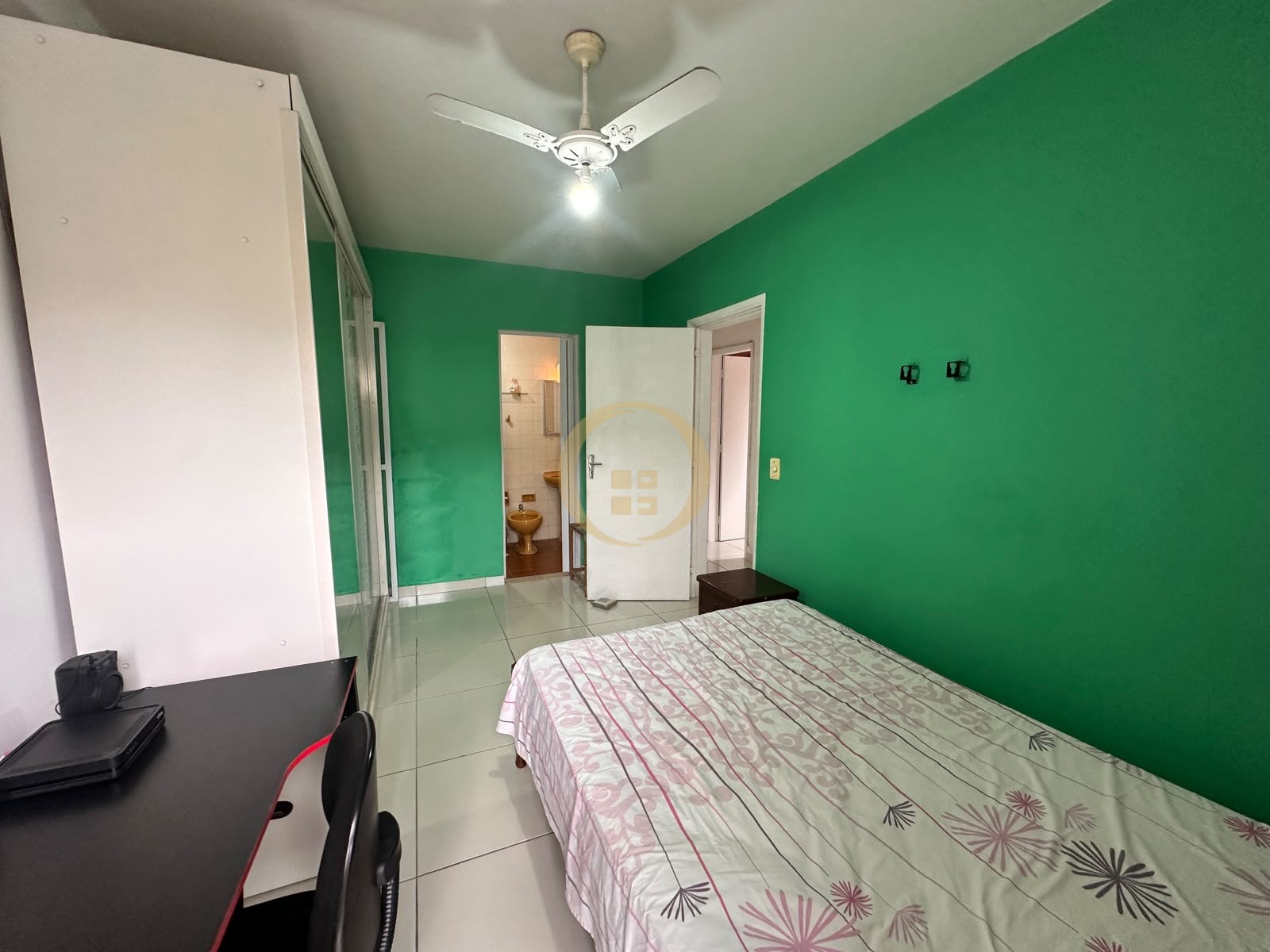 Apartamento na Praia da Enseada, Guarujá - SP