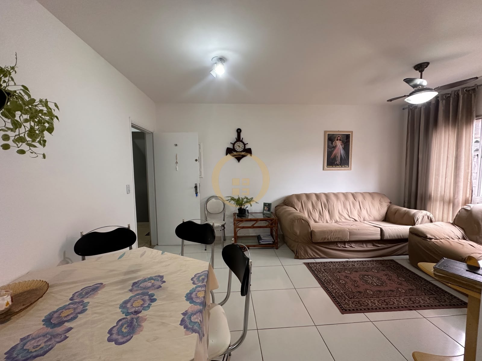 Apartamento na Praia da Enseada, Guarujá - SP