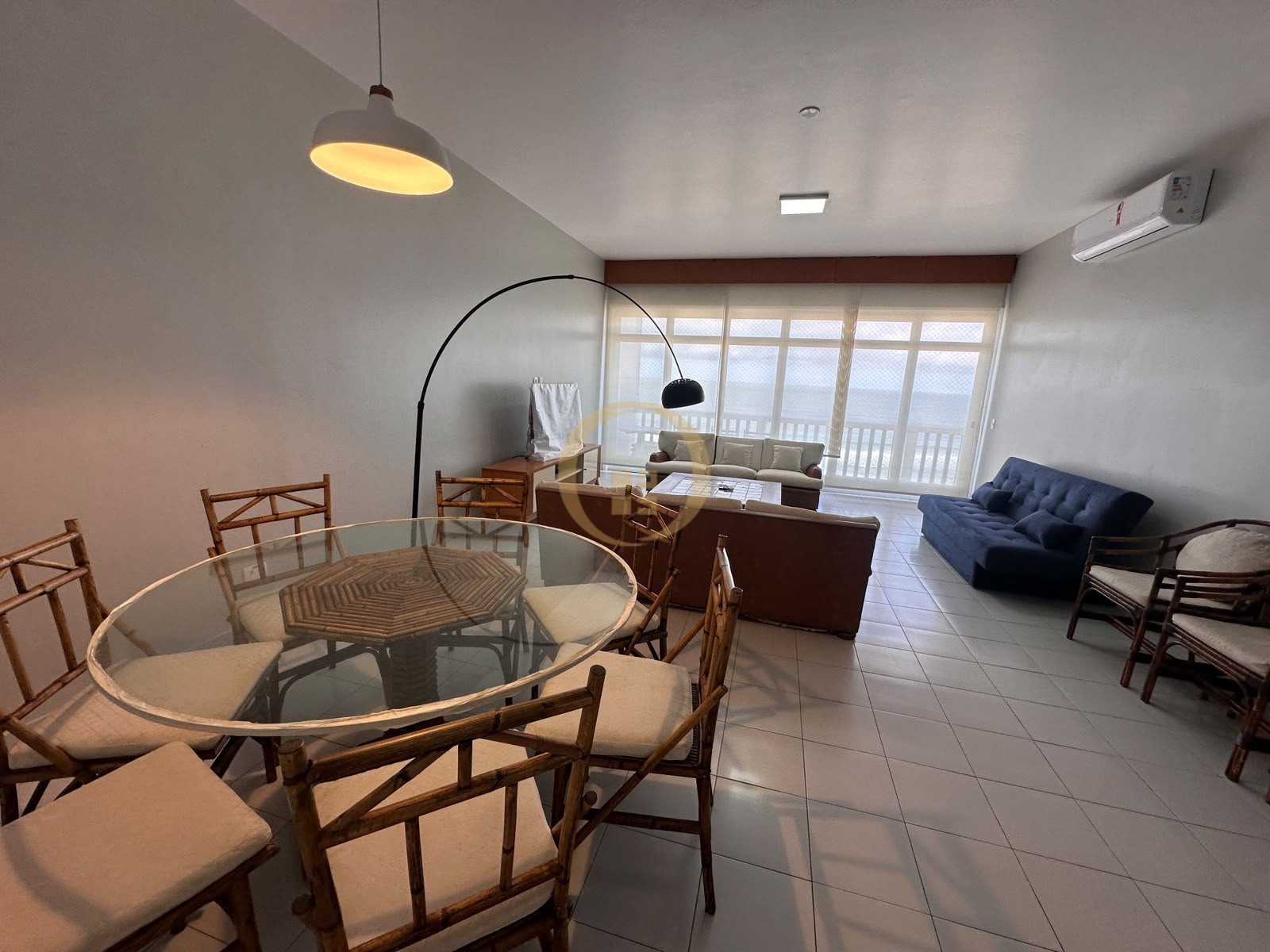 Apartamento Frente ao Mar nas Pitangueiras, Guarujá - SP