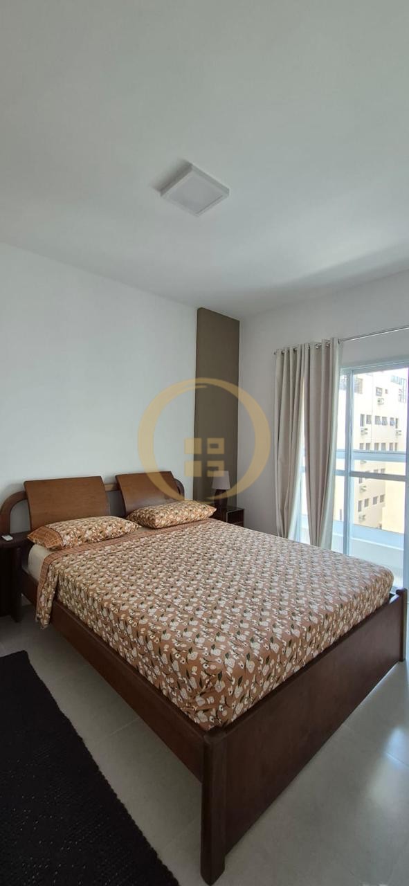 Apartamento na Praia da Enseada, Guarujá - SP