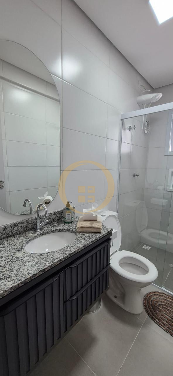 Apartamento na Praia da Enseada, Guarujá - SP