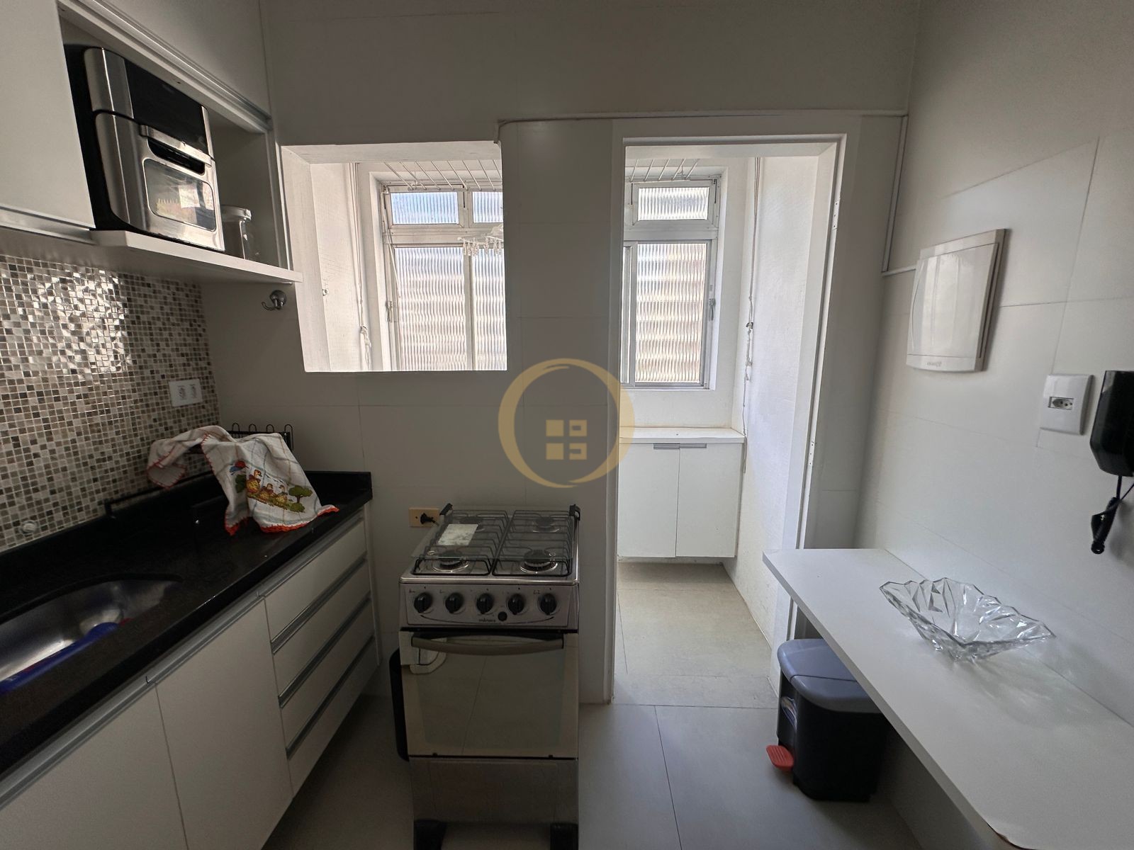 Apartamento na Praia das Pitangueiras, Guarujá - SP