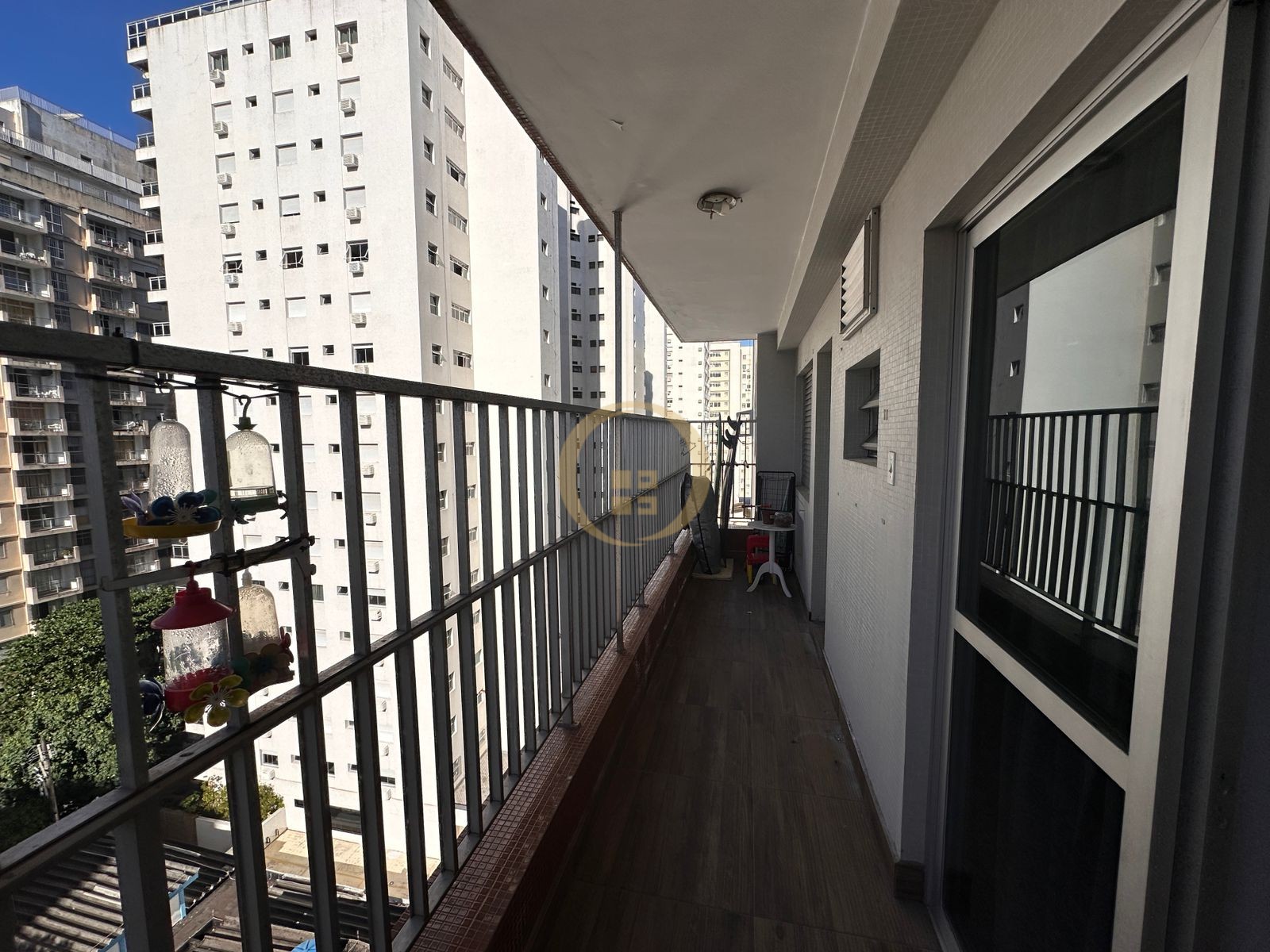 Apartamento na Praia das Pitangueiras, Guarujá - SP