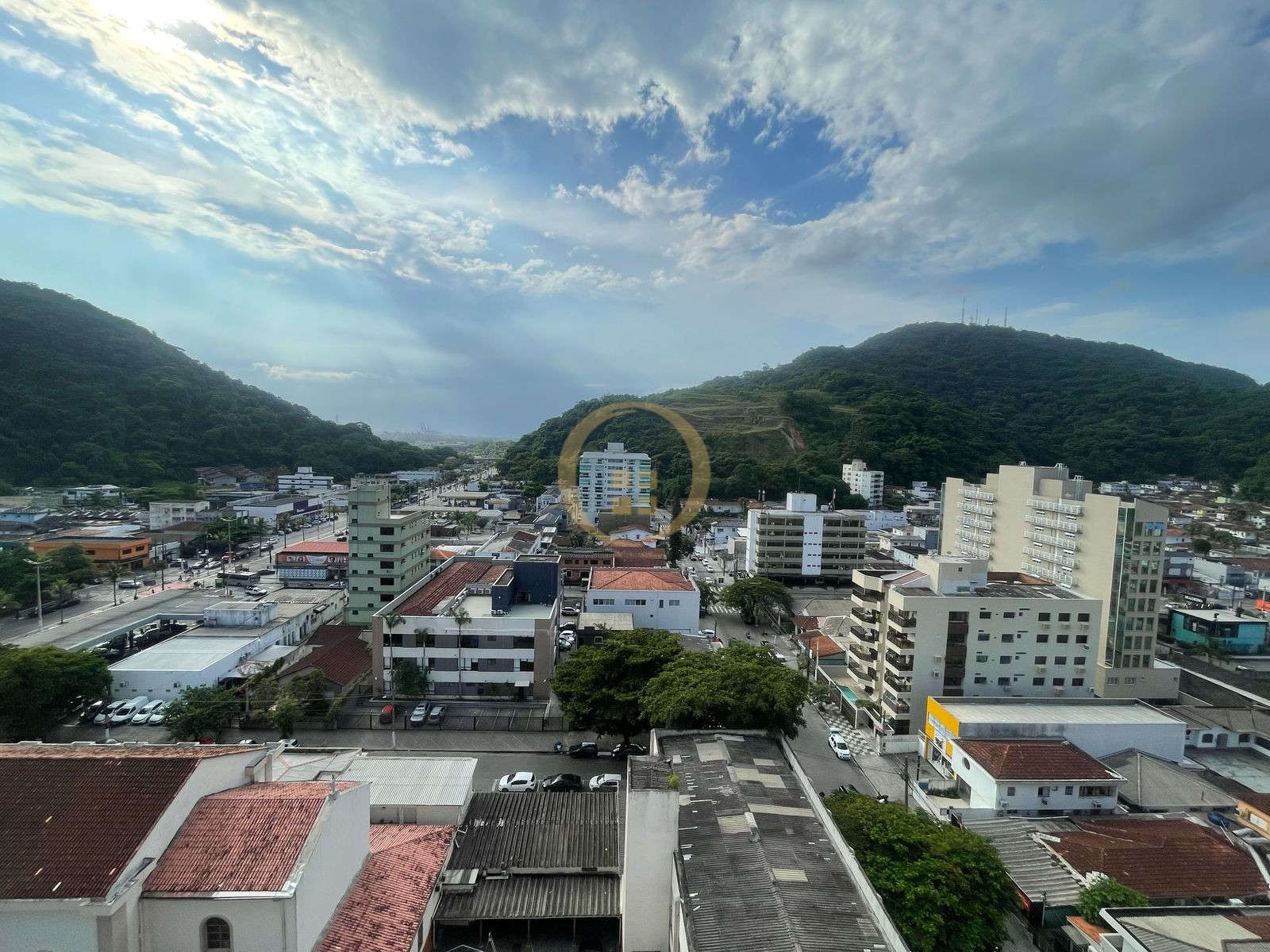 Apartamento na Praia das Pitangueiras, Guarujá - SP