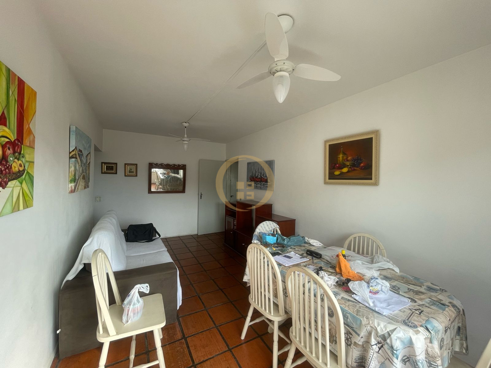 Apartamento na Praia das Pitangueiras, Guarujá - SP