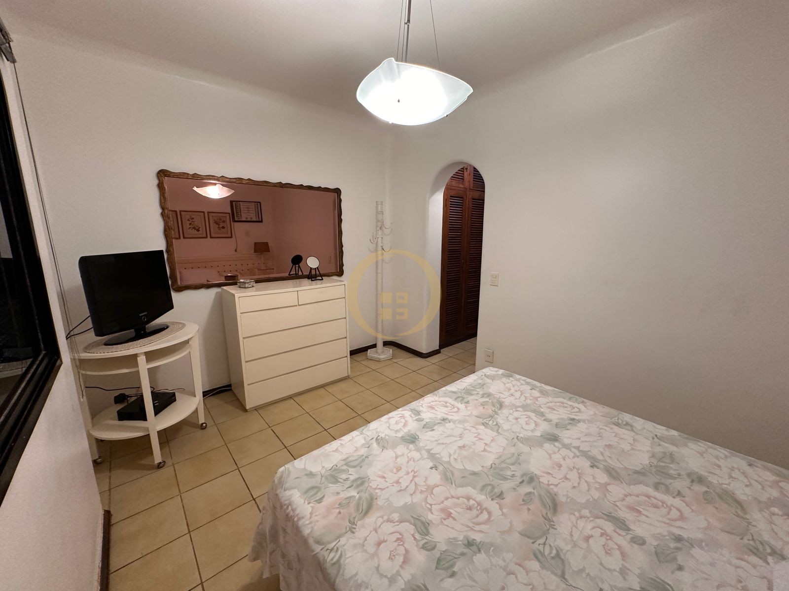Apartamento na Praia da Enseada, Guarujá - SP