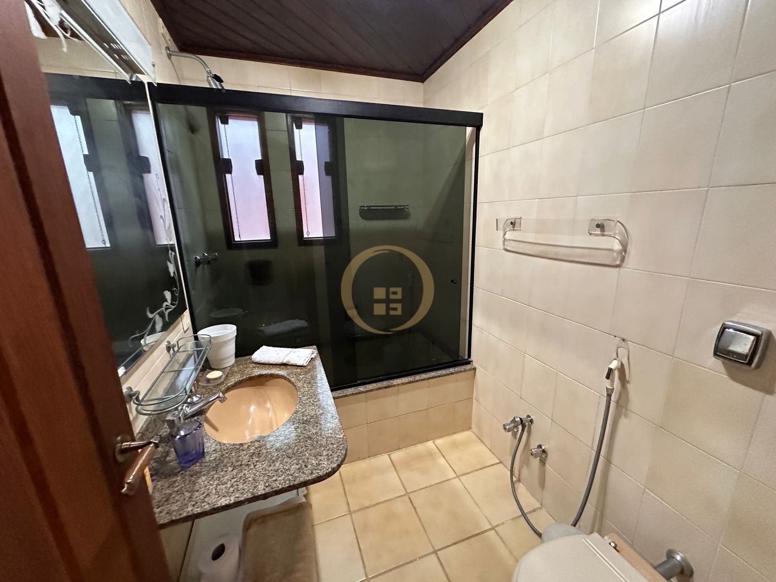 Apartamento na Praia da Enseada, Guarujá - SP