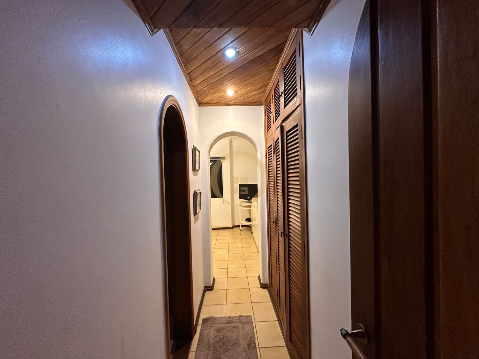 Apartamento na Praia da Enseada, Guarujá - SP