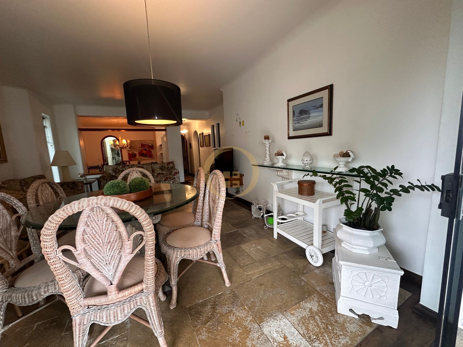 Apartamento na Praia da Enseada, Guarujá - SP