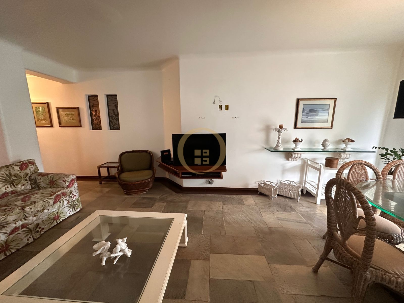 Apartamento na Praia da Enseada, Guarujá - SP