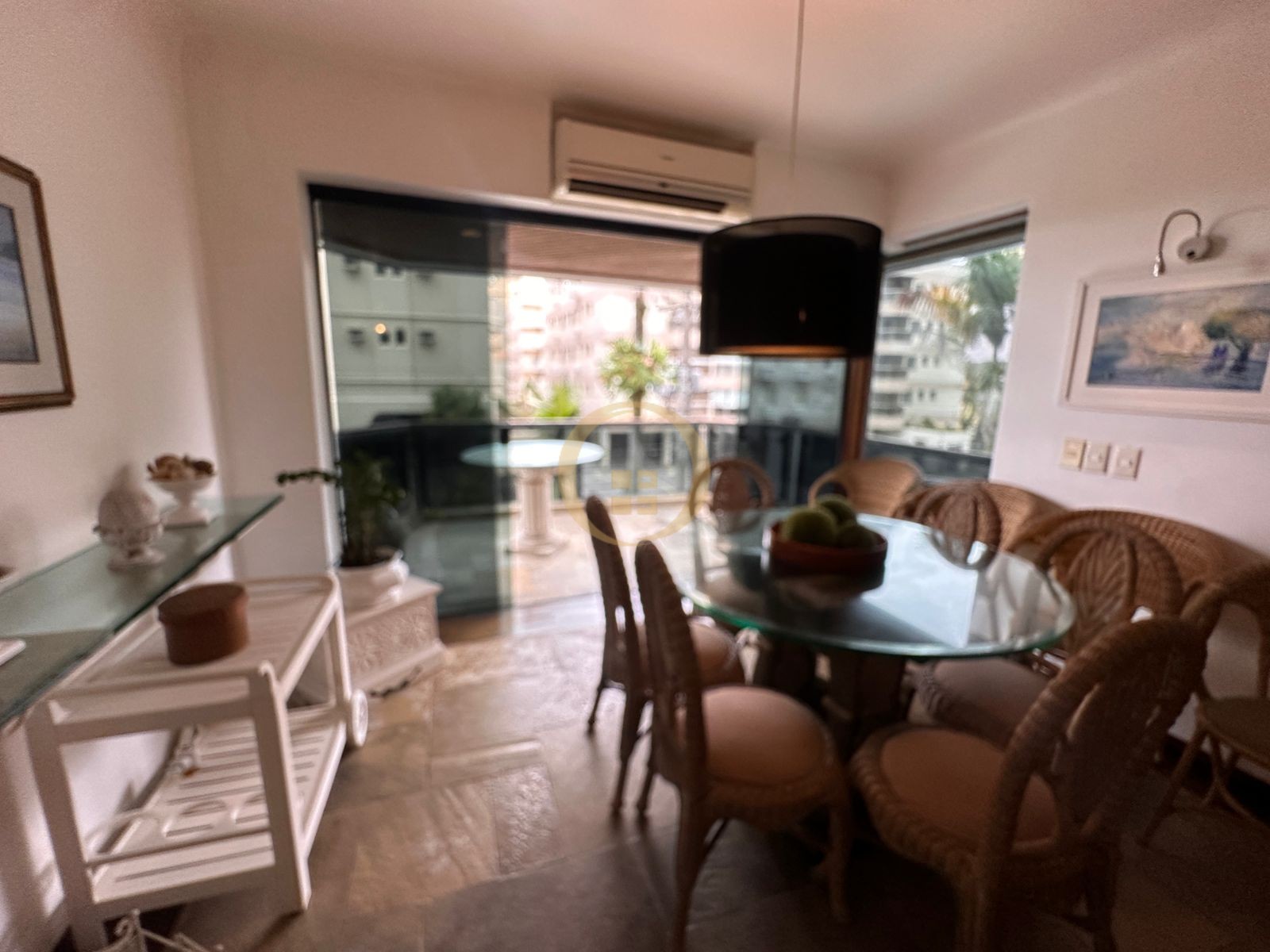 Apartamento na Praia da Enseada, Guarujá - SP