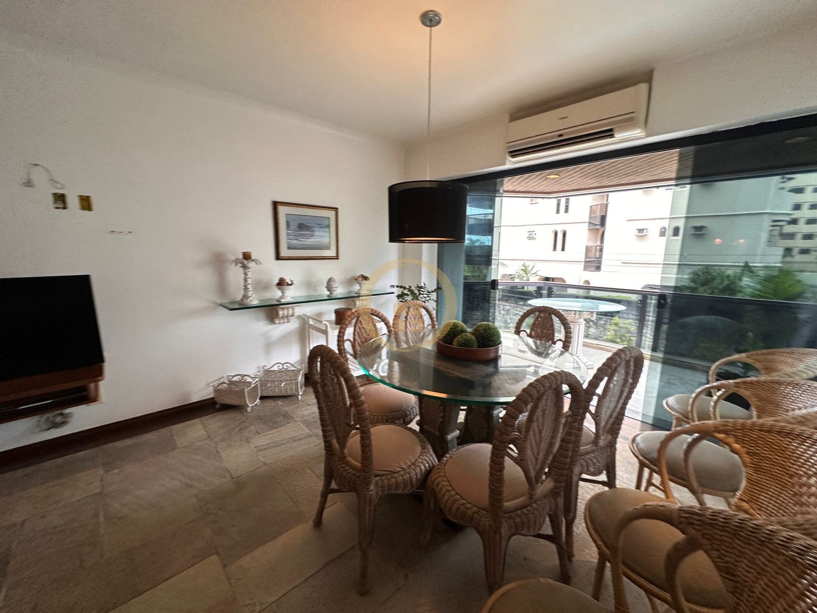 Apartamento na Praia da Enseada, Guarujá - SP