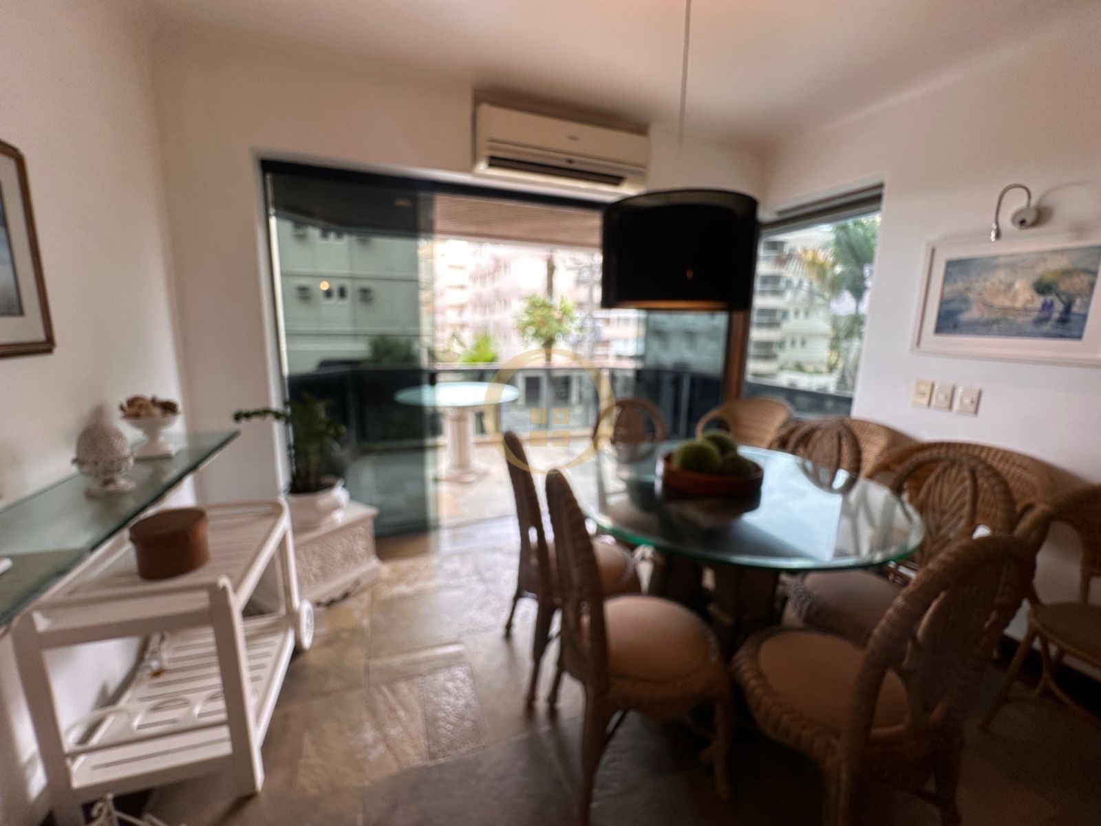 Apartamento na Praia da Enseada, Guarujá - SP