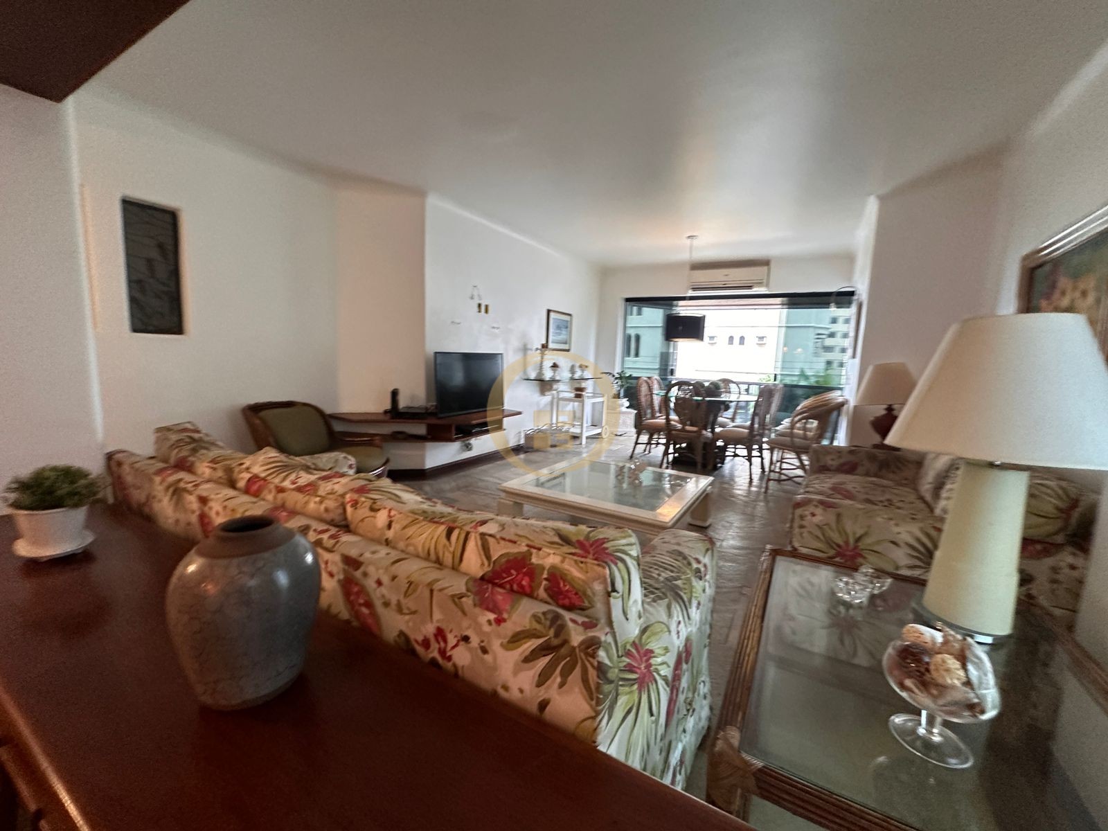 Apartamento na Praia da Enseada, Guarujá - SP