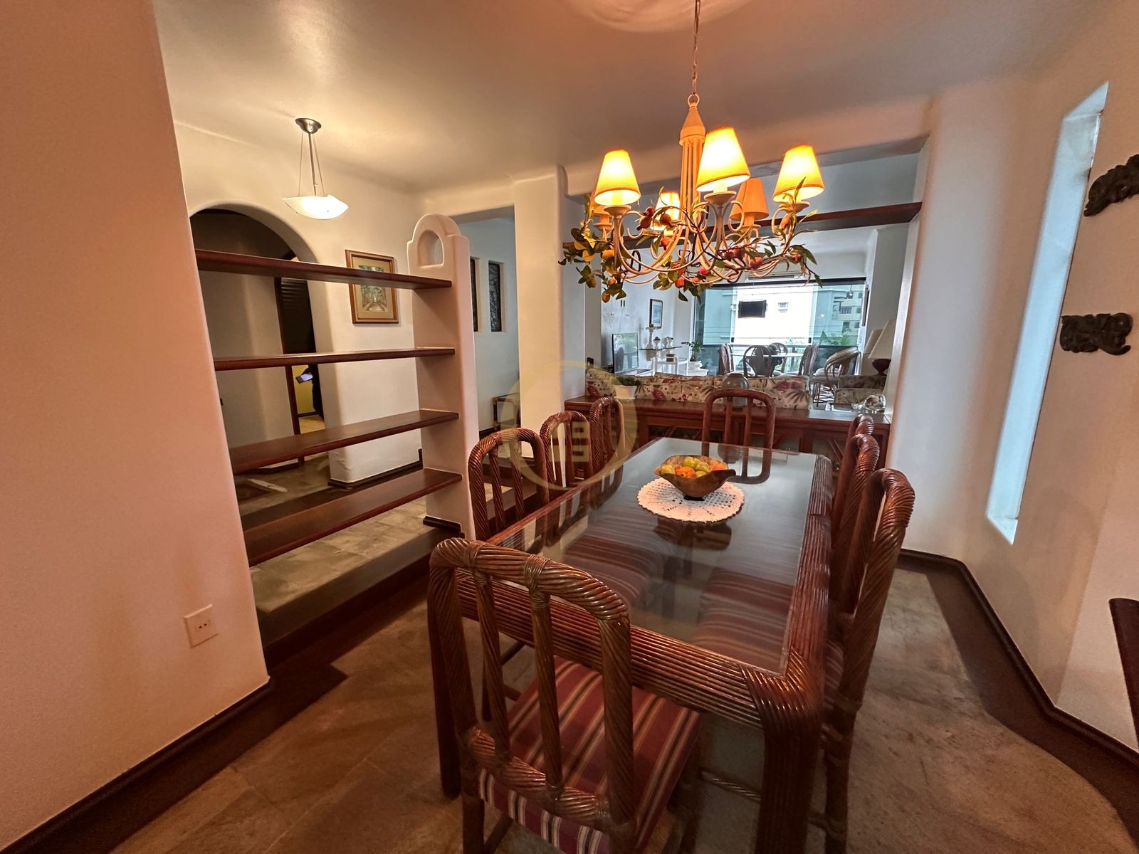 Apartamento na Praia da Enseada, Guarujá - SP