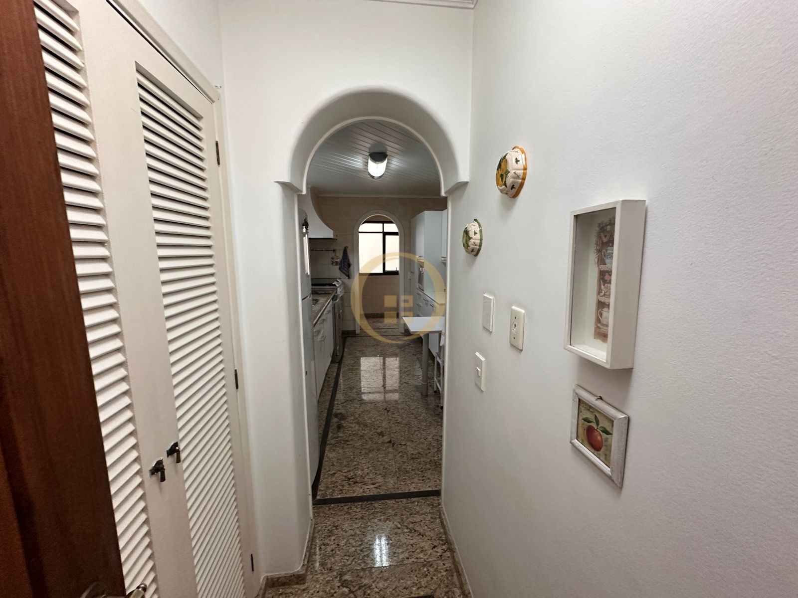 Apartamento na Praia da Enseada, Guarujá - SP