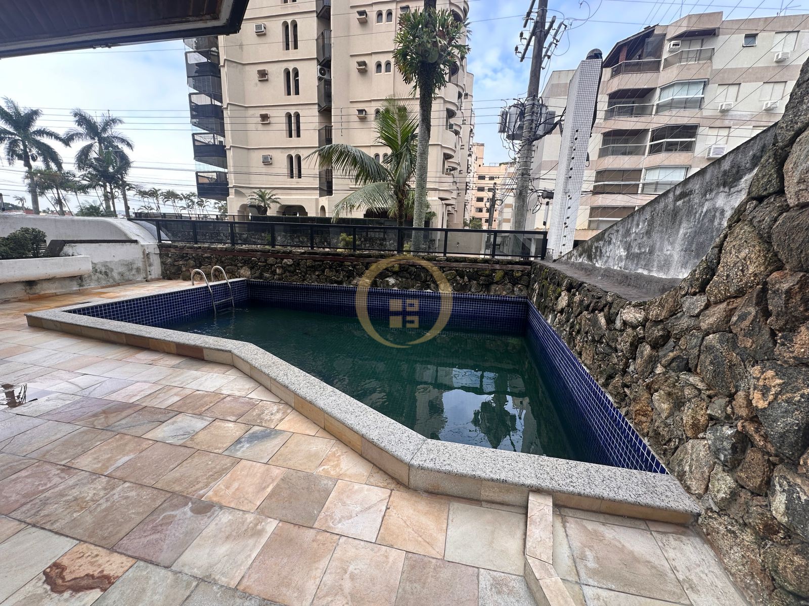Apartamento na Praia da Enseada, Guarujá - SP