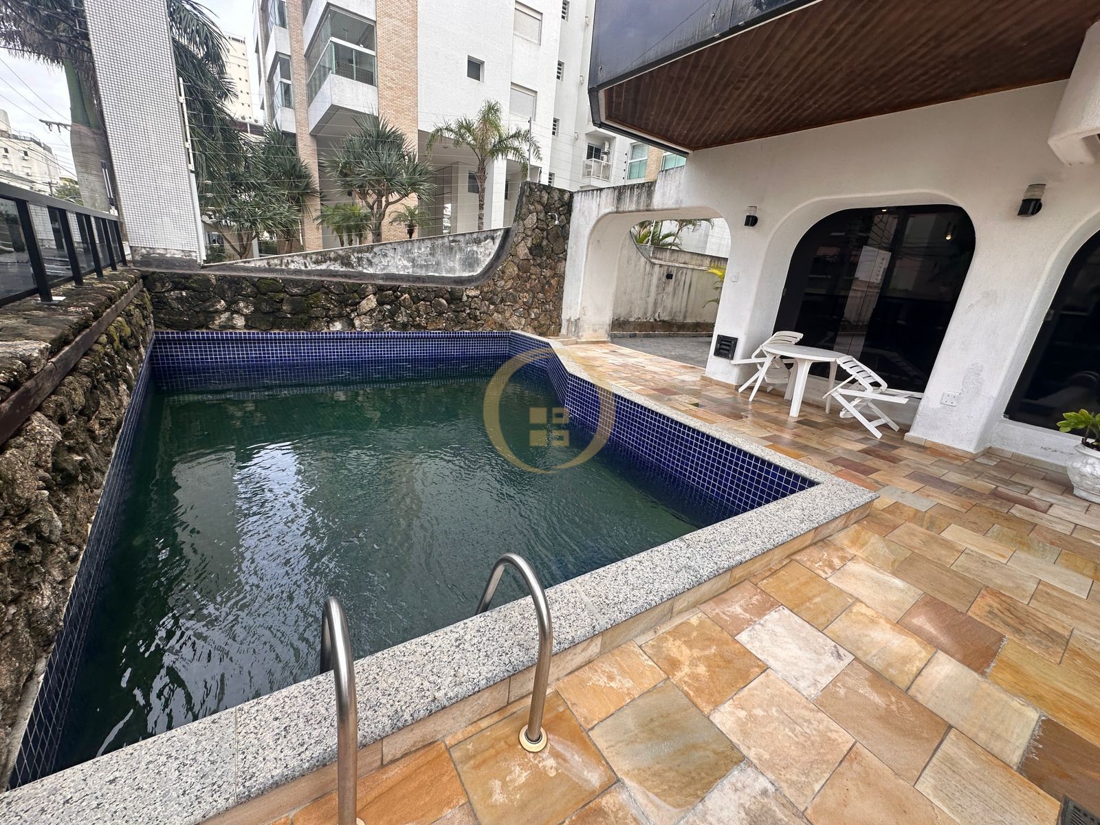 Apartamento na Praia da Enseada, Guarujá - SP