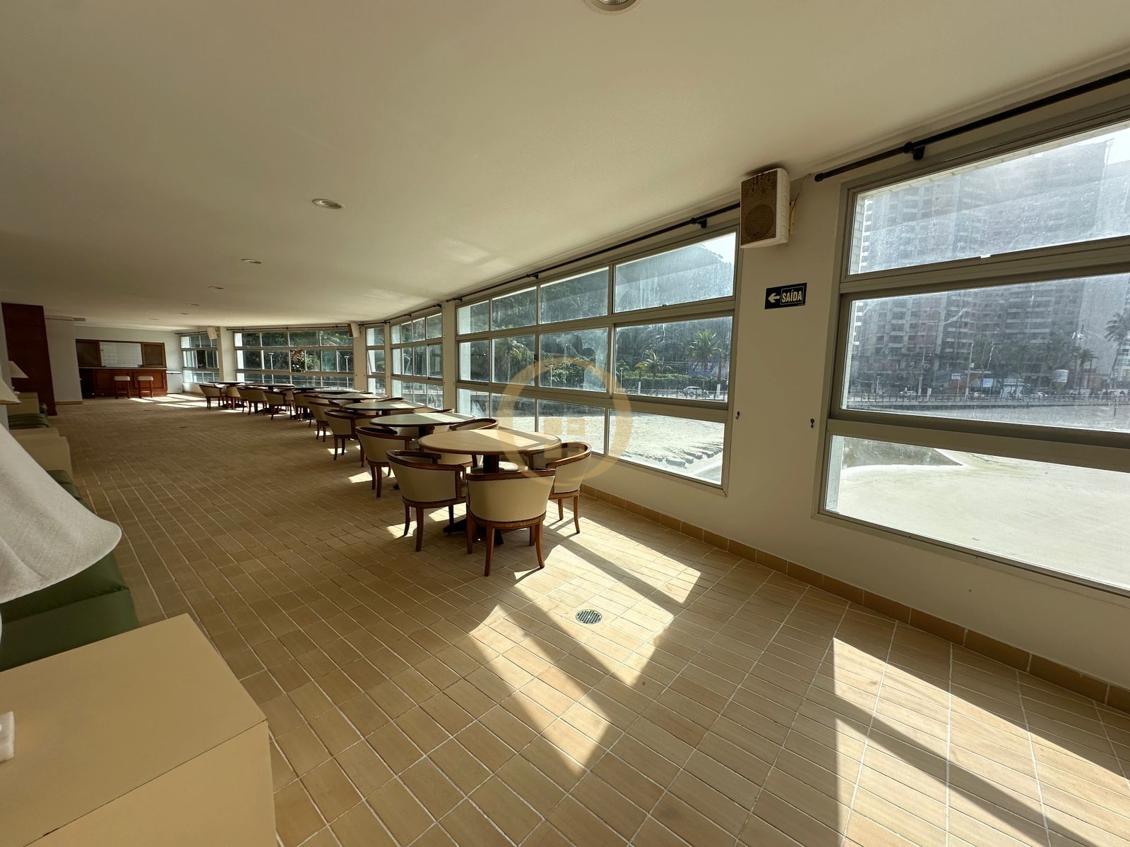 Apartamento Frente ao Mar nas Pitangueiras, Guarujá - SP