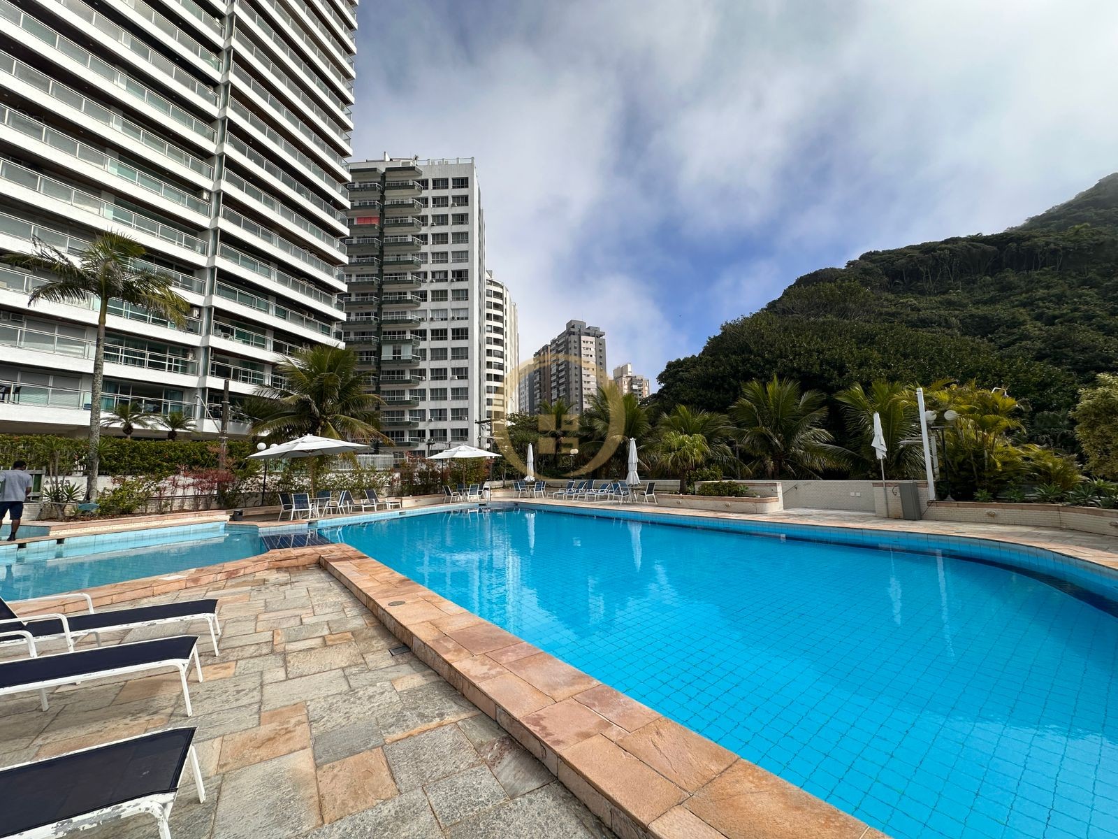Apartamento Frente ao Mar nas Pitangueiras, Guarujá - SP
