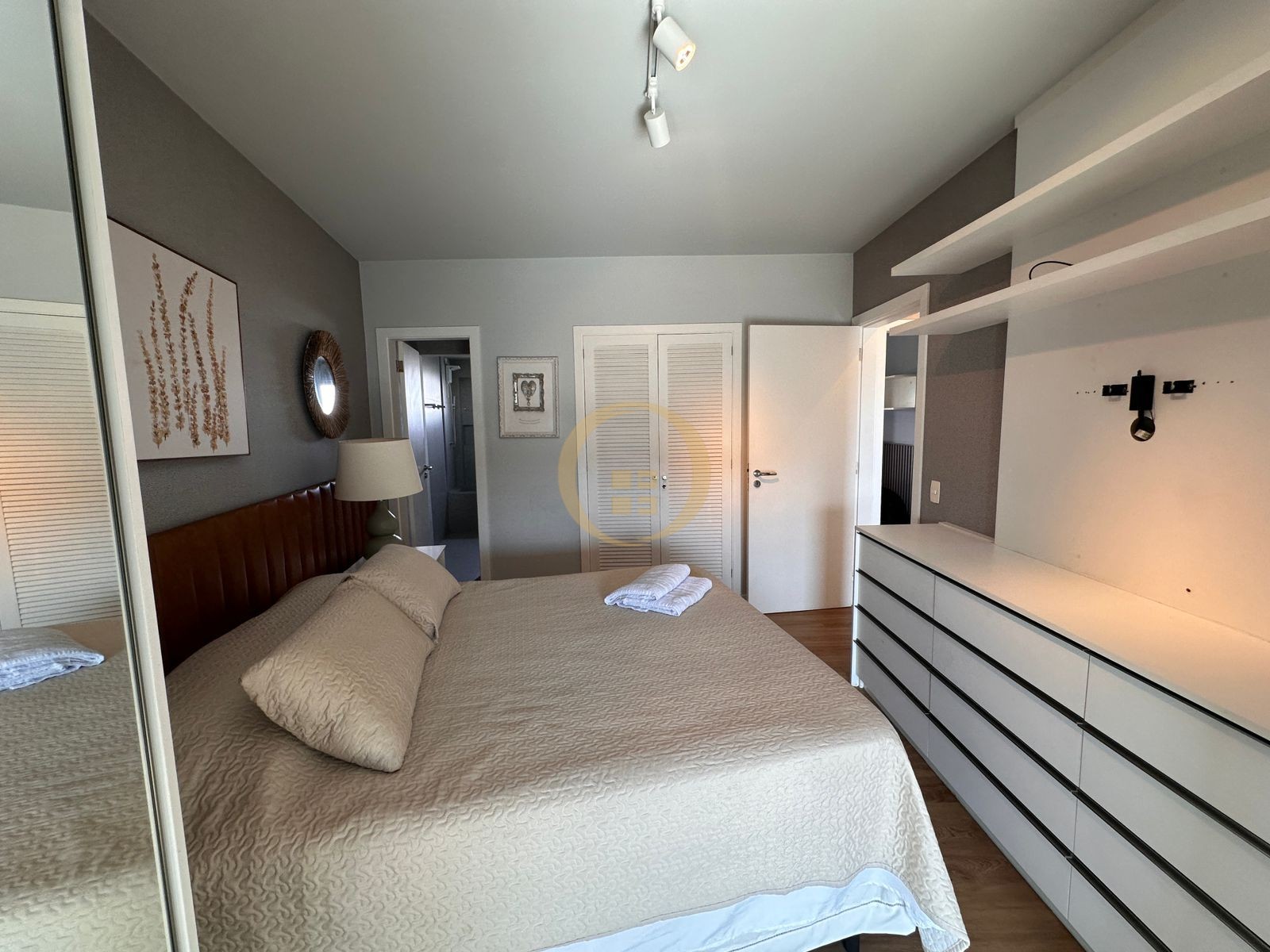 Apartamento Frente ao Mar nas Pitangueiras, Guarujá - SP