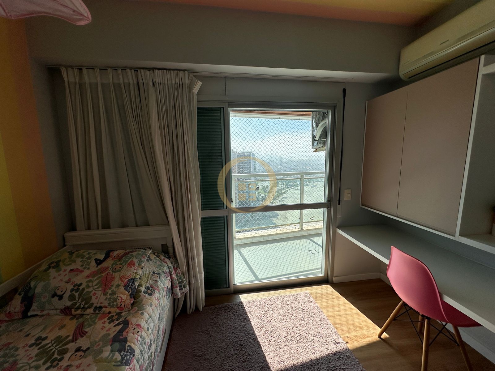 Apartamento Frente ao Mar nas Pitangueiras, Guarujá - SP