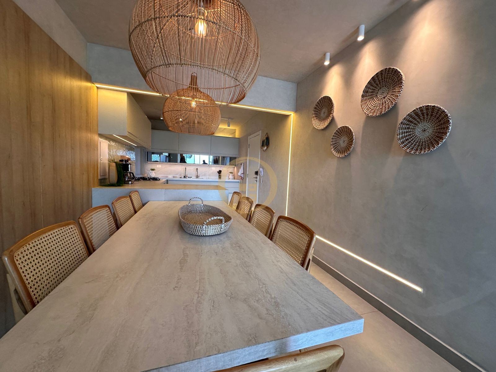 Apartamento Frente ao Mar nas Pitangueiras, Guarujá - SP