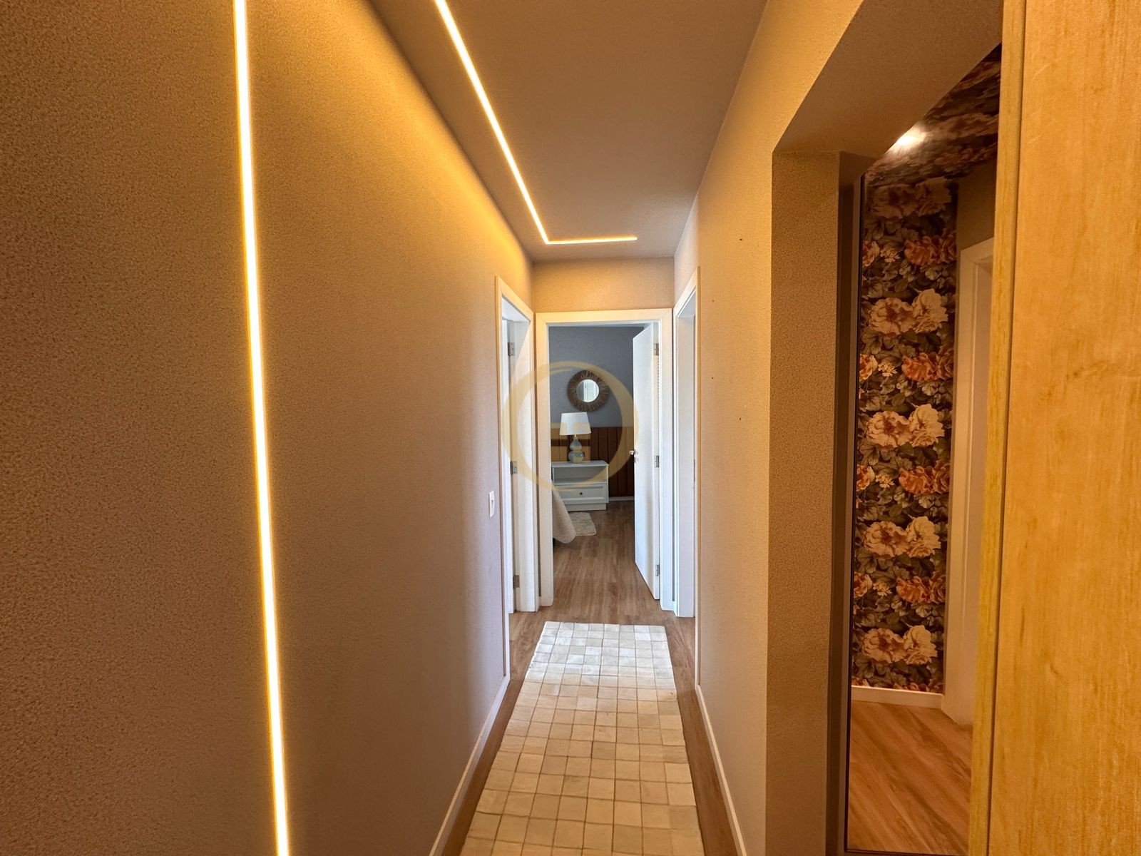 Apartamento Frente ao Mar nas Pitangueiras, Guarujá - SP