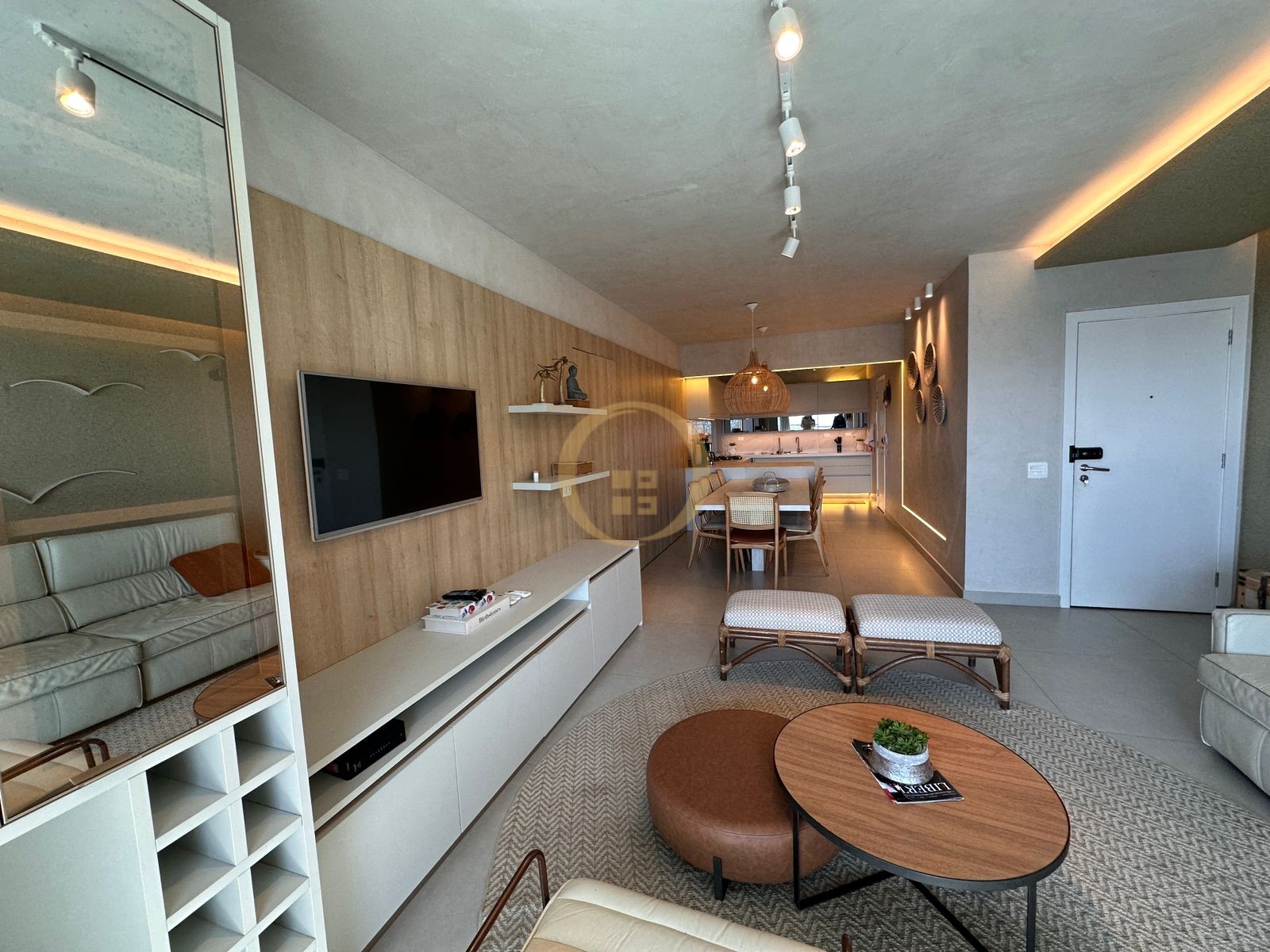 Apartamento Frente ao Mar nas Pitangueiras, Guarujá - SP