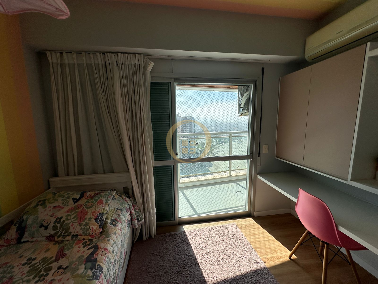Apartamento Frente ao Mar nas Pitangueiras, Guarujá - SP