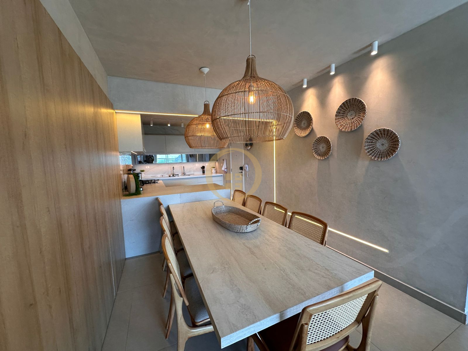 Apartamento Frente ao Mar nas Pitangueiras, Guarujá - SP