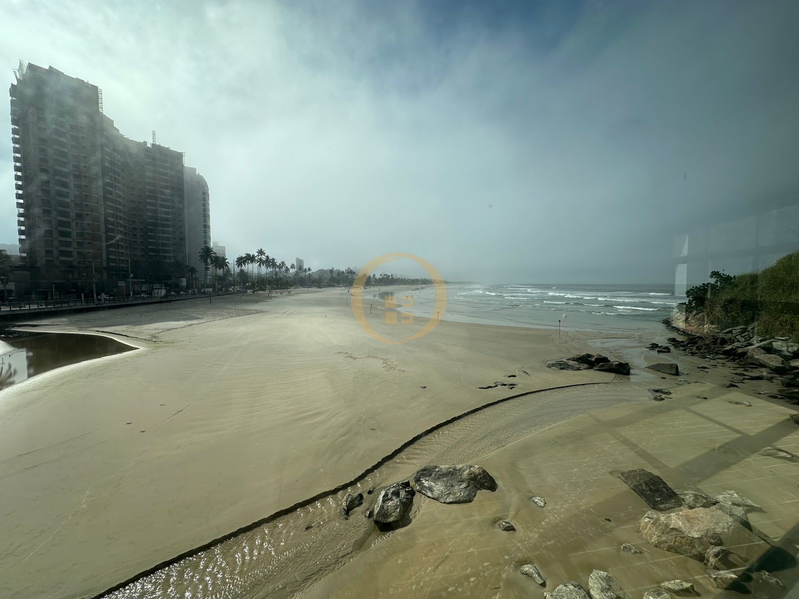 Apartamento Frente ao Mar nas Pitangueiras, Guarujá - SP