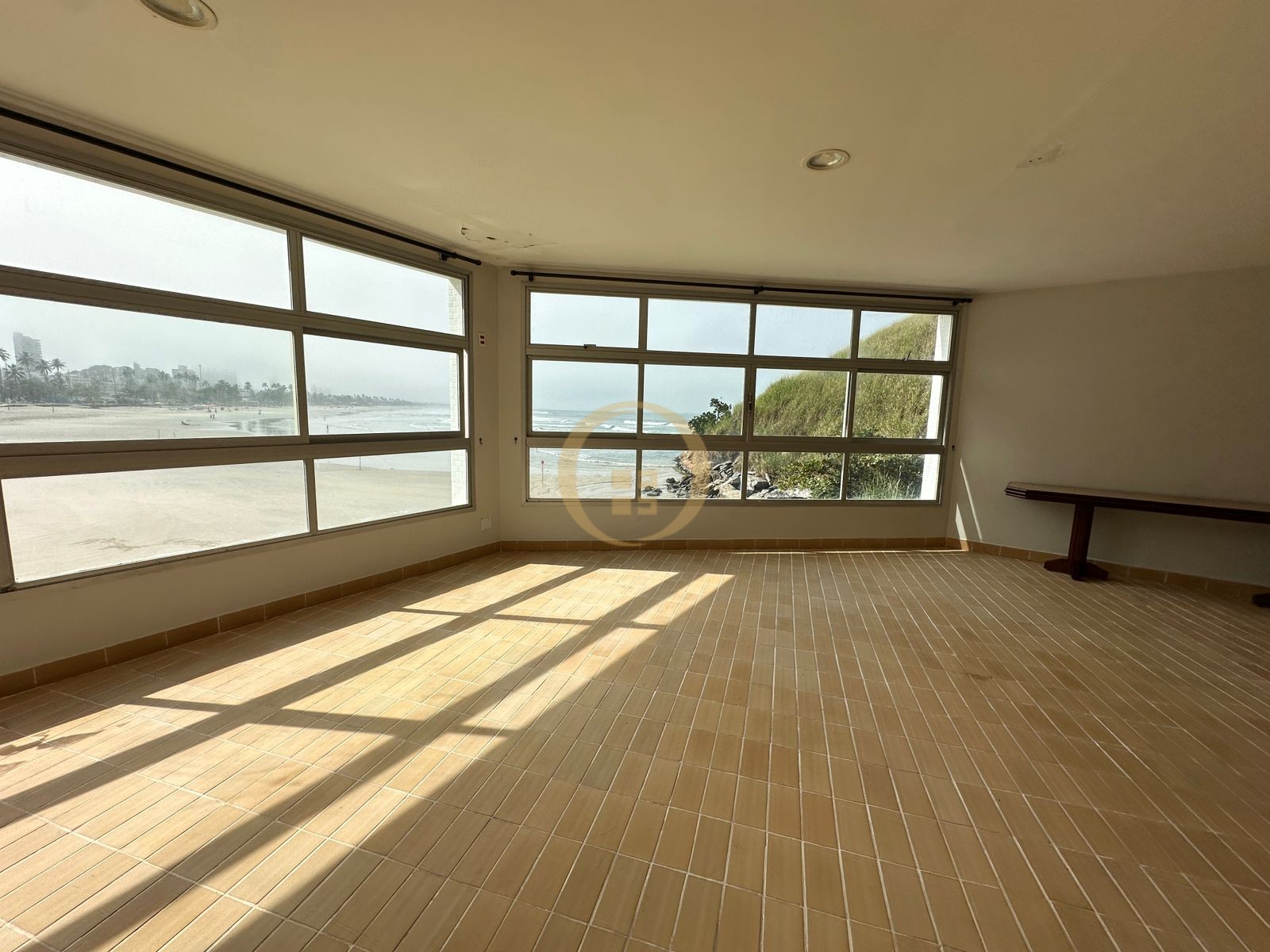 Apartamento Frente ao Mar nas Pitangueiras, Guarujá - SP