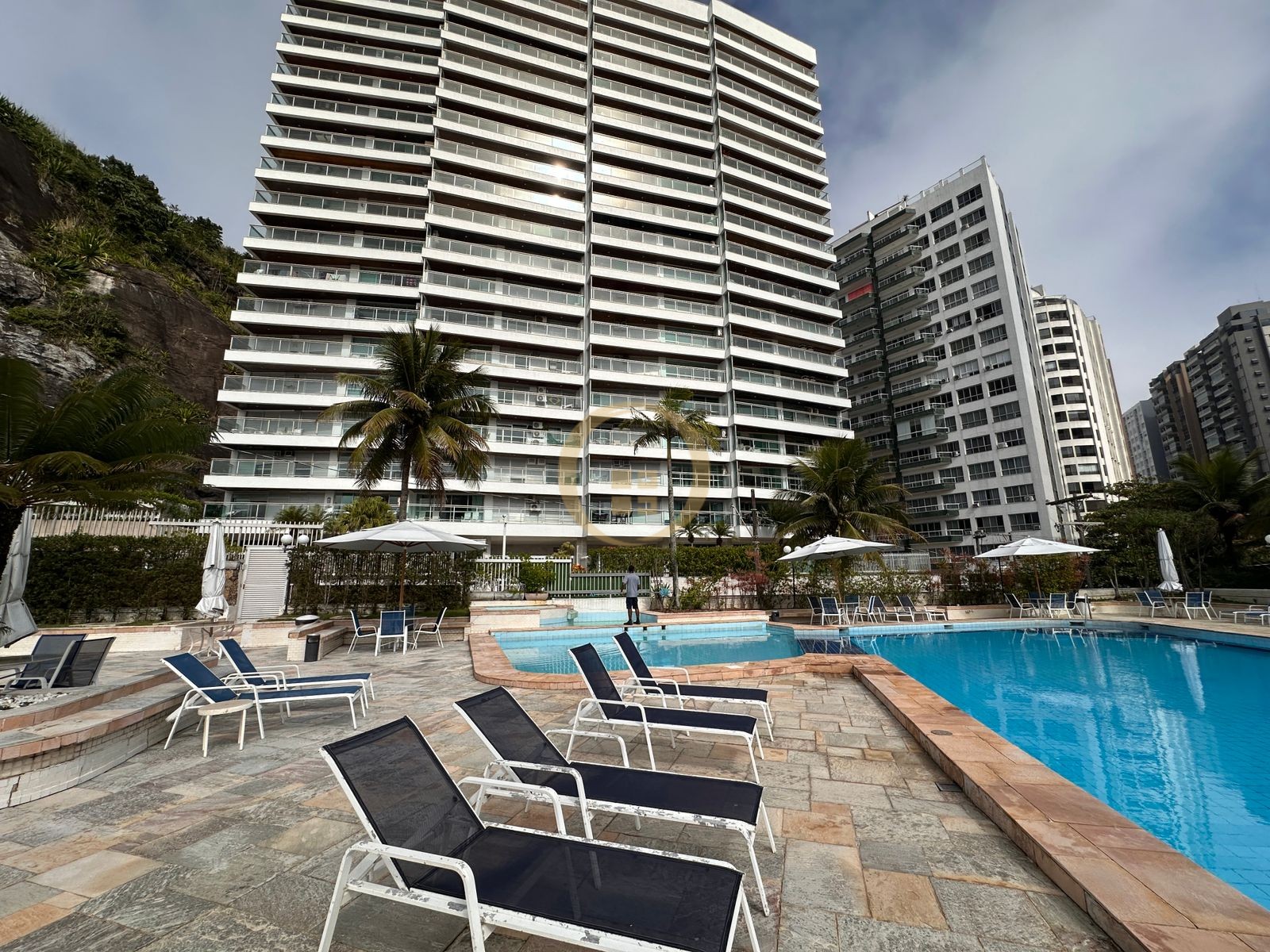 Apartamento Frente ao Mar nas Pitangueiras, Guarujá - SP