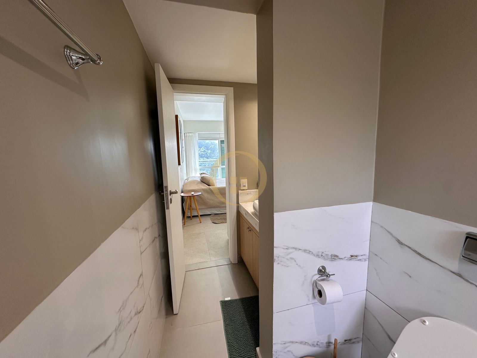 Apartamento Frente ao Mar nas Pitangueiras, Guarujá - SP