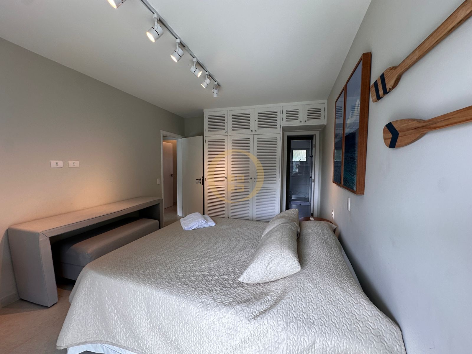 Apartamento Frente ao Mar nas Pitangueiras, Guarujá - SP