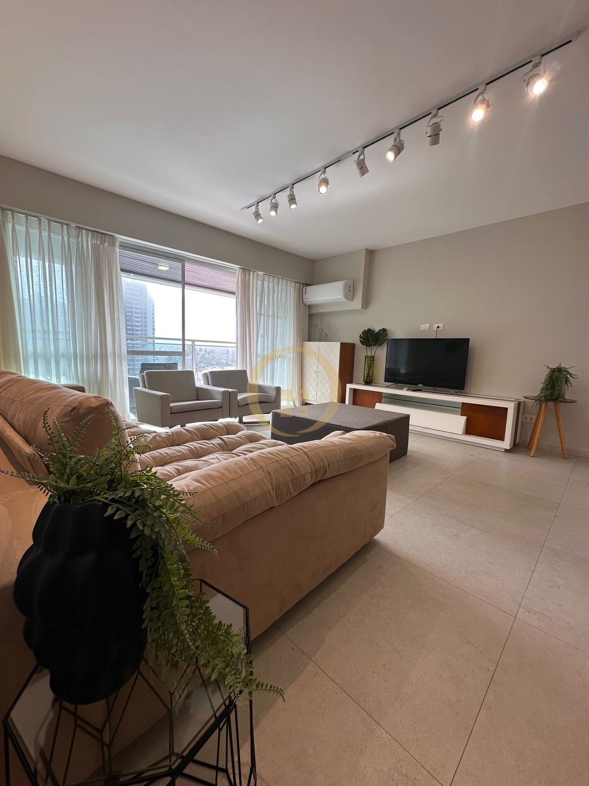 Apartamento Frente ao Mar nas Pitangueiras, Guarujá - SP